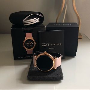 Marc Jacobs Riley Smartwatch 42mm rose gold/pink